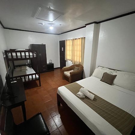 Subiza Beach Resort Olongapo Esterno foto