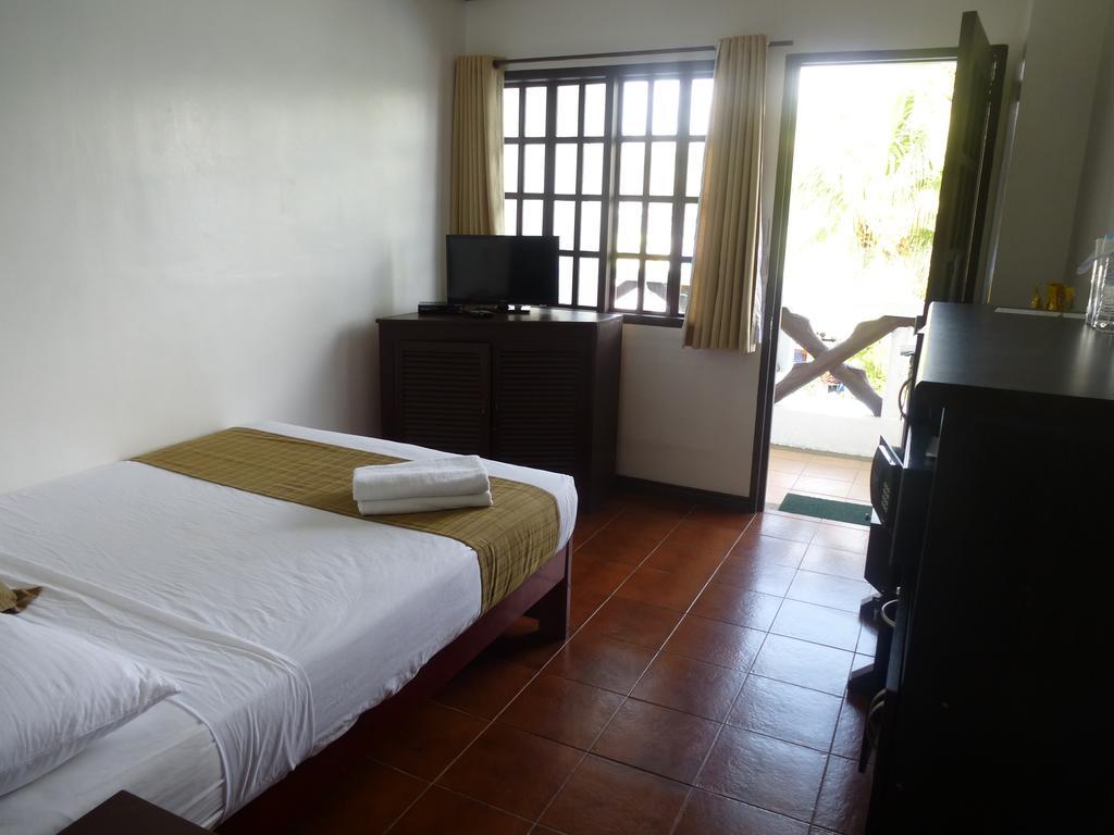 Subiza Beach Resort Olongapo Esterno foto