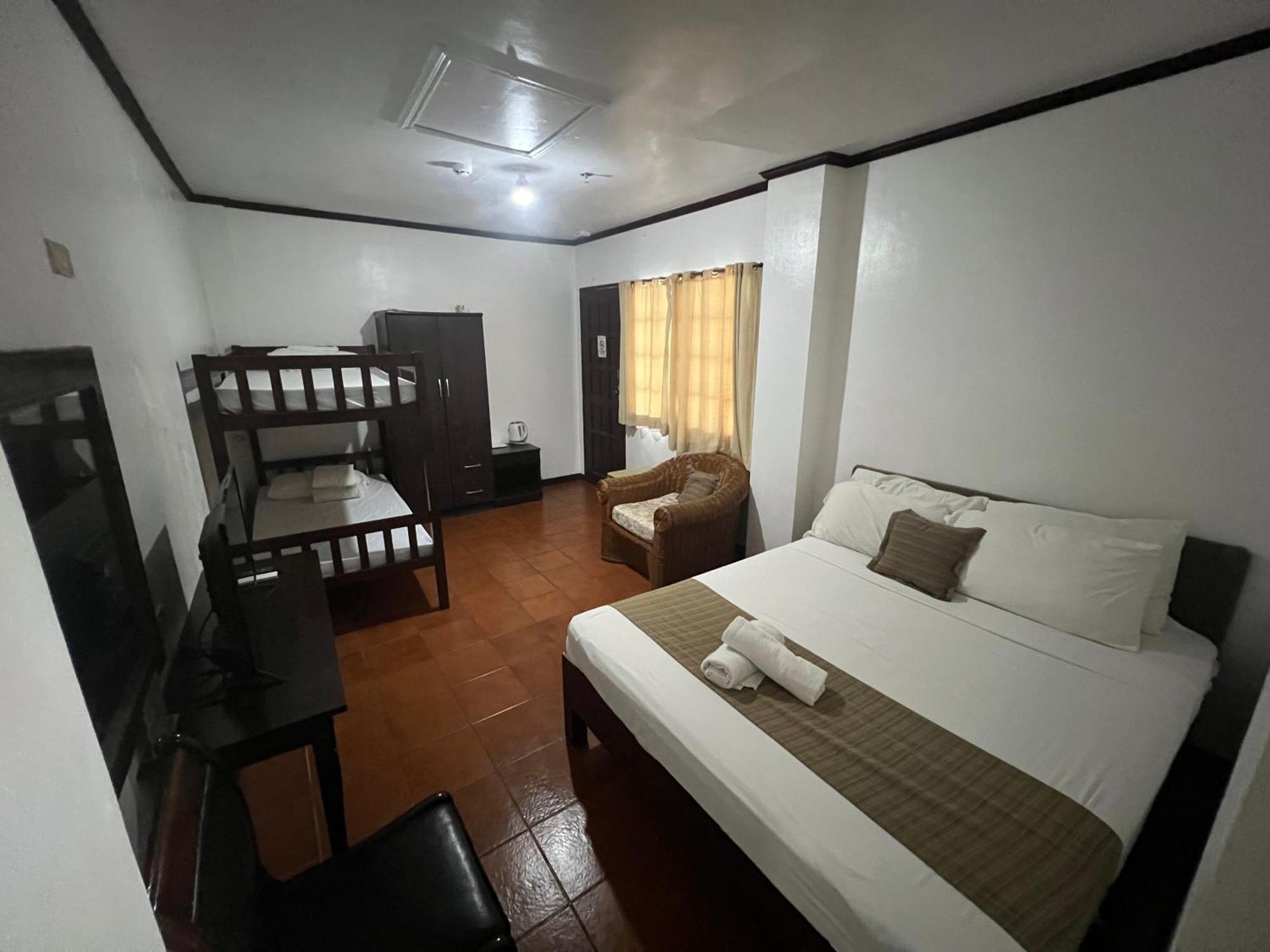 Subiza Beach Resort Olongapo Esterno foto