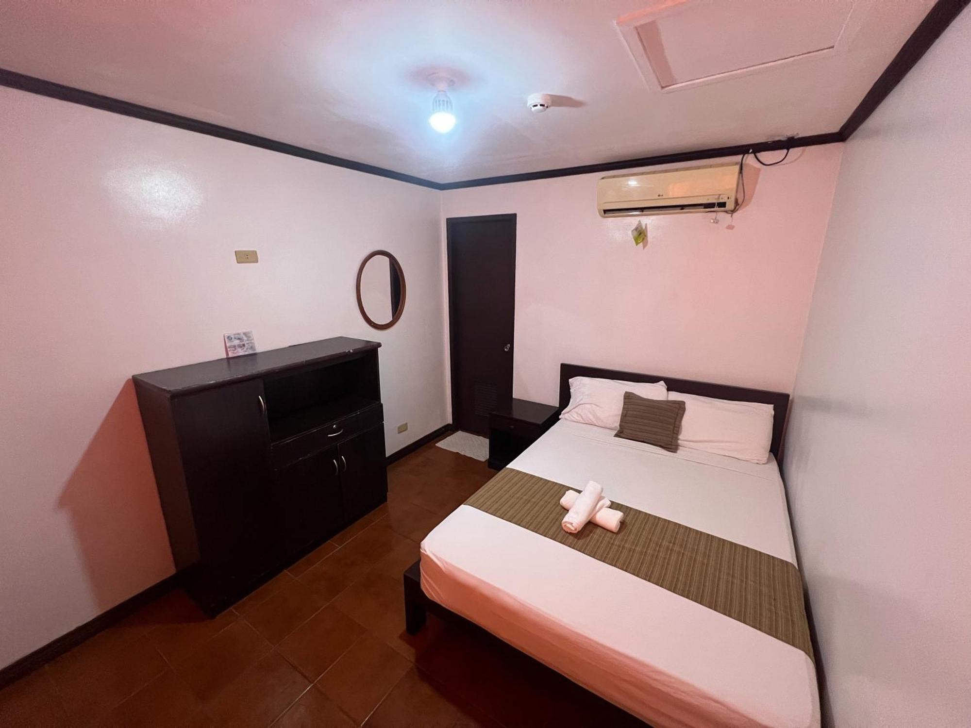 Subiza Beach Resort Olongapo Esterno foto