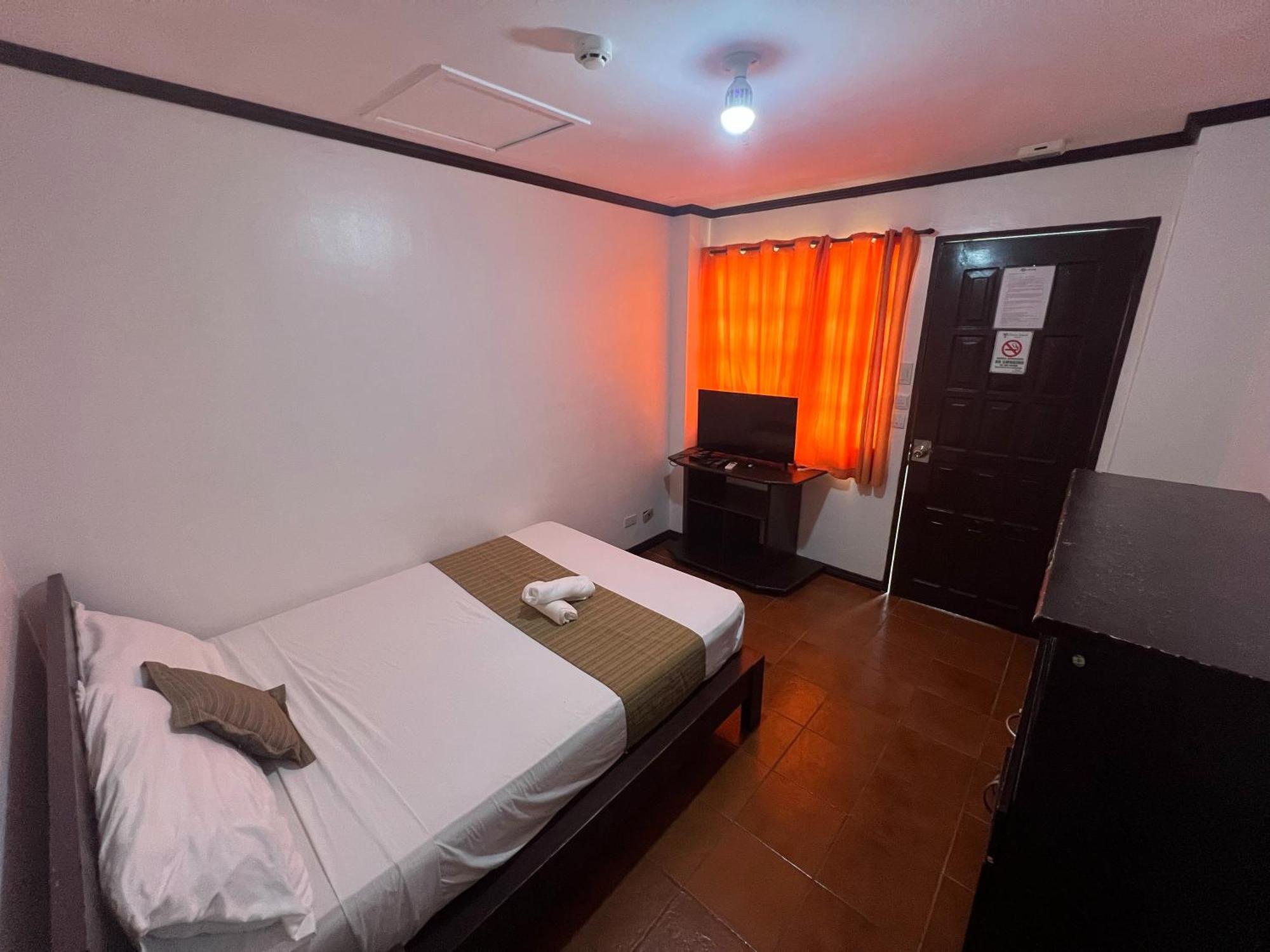 Subiza Beach Resort Olongapo Esterno foto