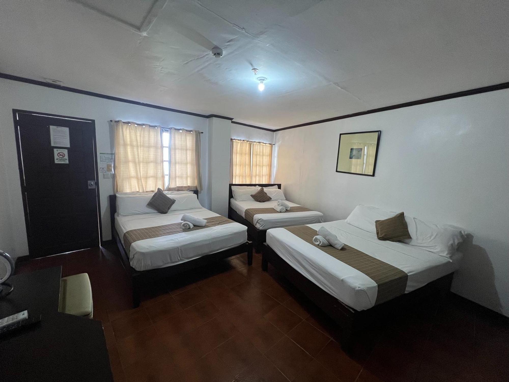 Subiza Beach Resort Olongapo Esterno foto