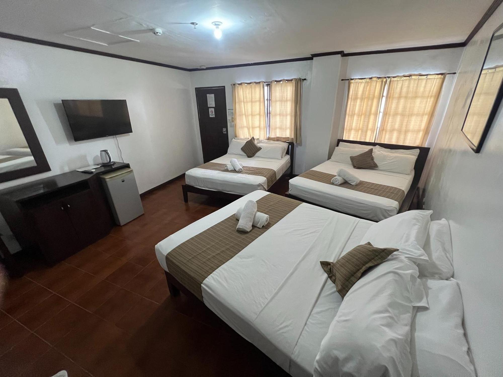 Subiza Beach Resort Olongapo Esterno foto