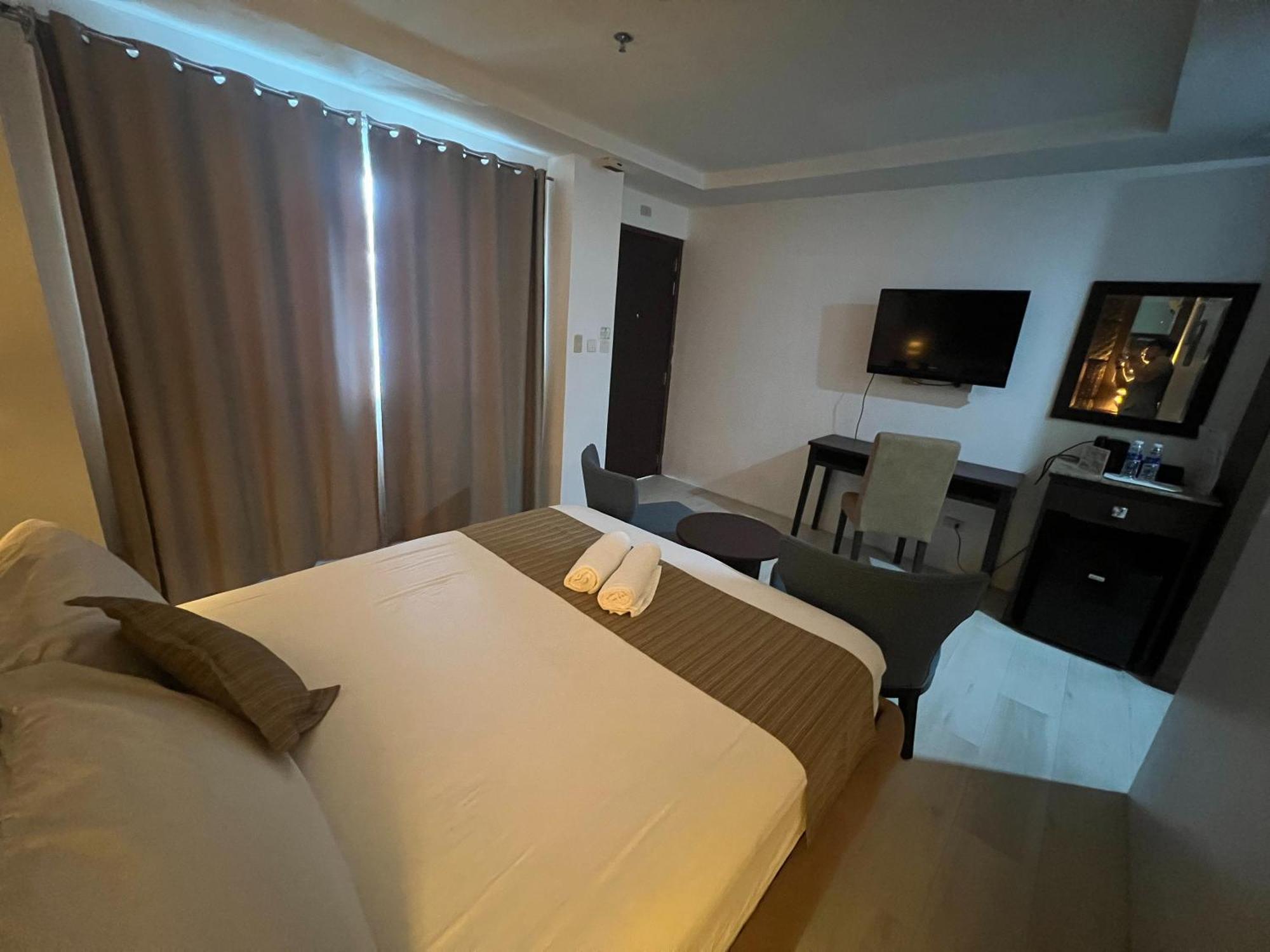 Subiza Beach Resort Olongapo Esterno foto