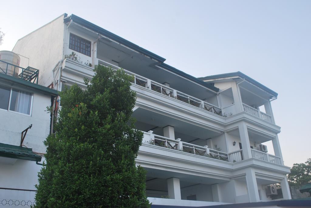 Subiza Beach Resort Olongapo Esterno foto